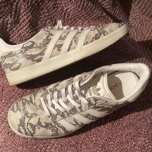 Adidas Gazelle Snakeskin Women’s Size 7